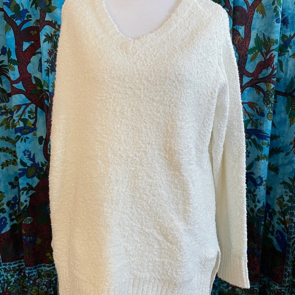 Adrianna Papell Cream V-Neck Sweater